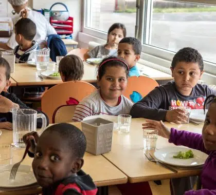 Les enfants des bidonvilles et l'école