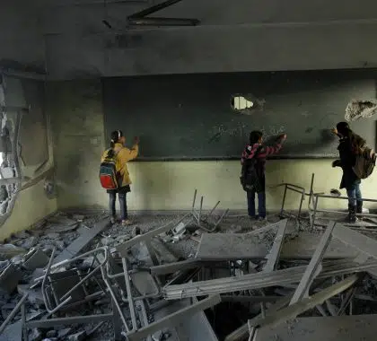 Des écoles, pas des champs de bataille !