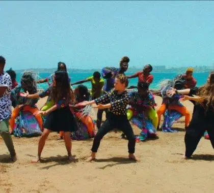 Joue et chante avec Kids United !