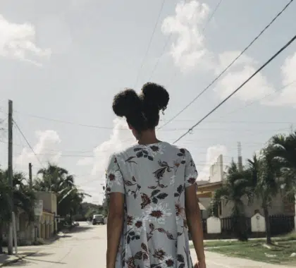 Droits devant : des jeunes témoignent sur leur éducation